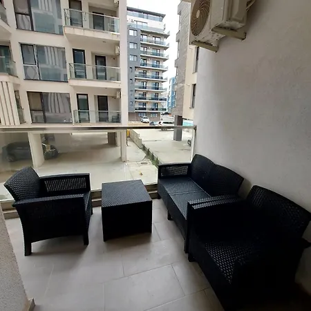 Privat Queen Apartment Navodari
