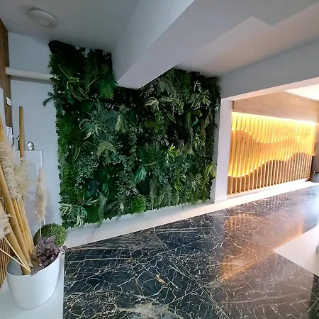 Privat Queen * Navodari