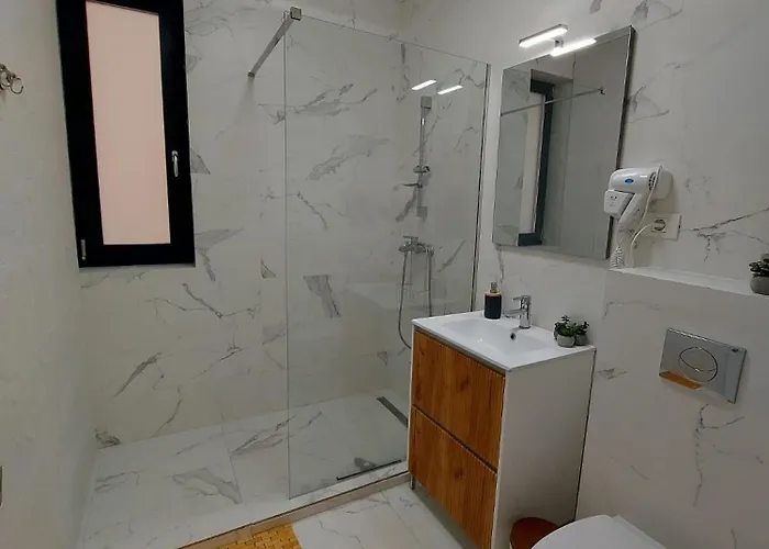 Privat Queen Apartment Navodari