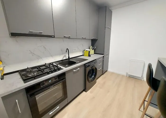 Privat Queen Navodari